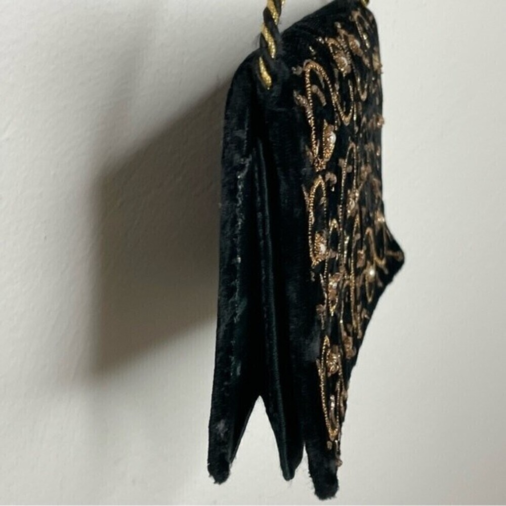 Vintage velvet embroidered bag with faux pearls - Picture 9 of 16